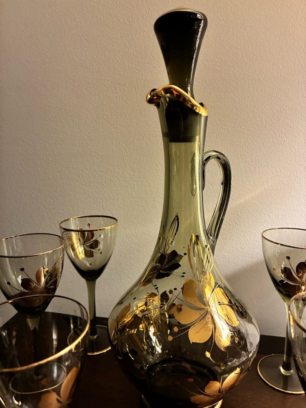 Vintage MCM Romanian Handblown Smoky Glass Decanter with 6 matching stem glasses - Picture 3 of 10